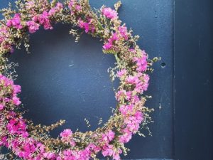Entreprises : Fabrication de couronnes de fleurs séchées