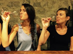 Yoga apéro : atelier initiation + dégustation de vins naturels et d’une planche vegan