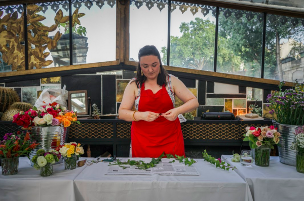 Carole ateliers couronnes de fleurs YesWeGreen bio local